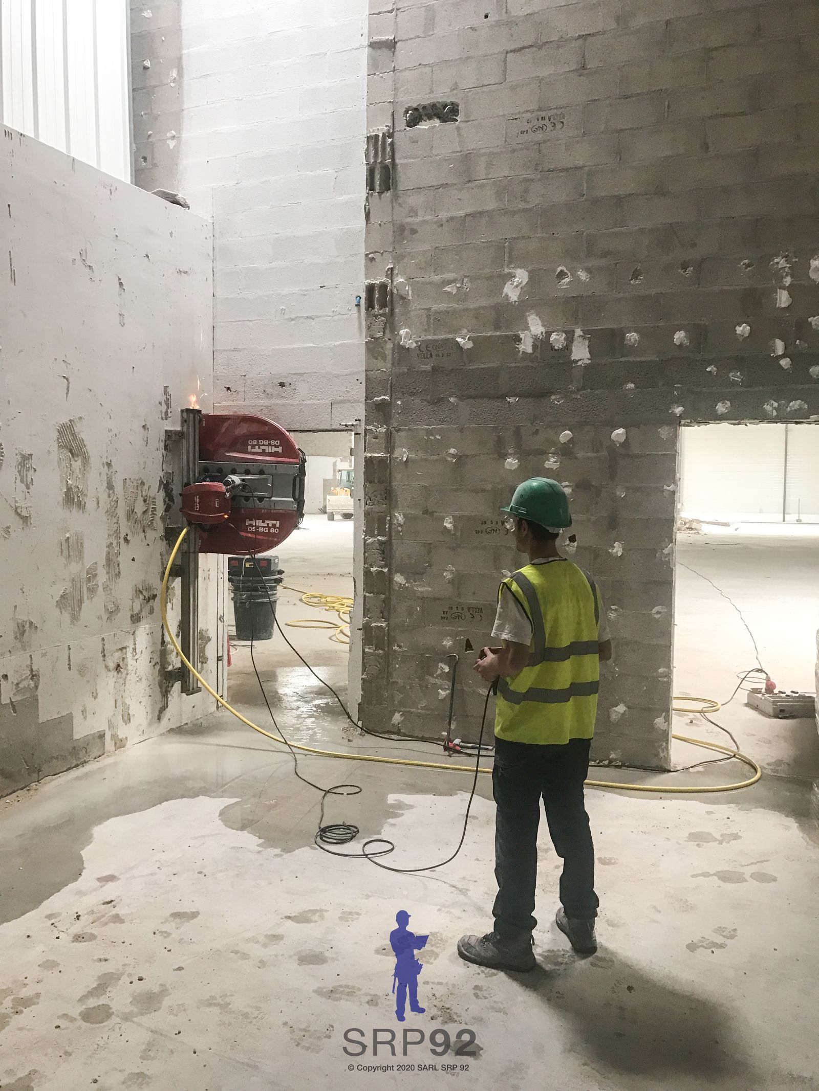 Découpe d'un mur lors d'une restructuration
